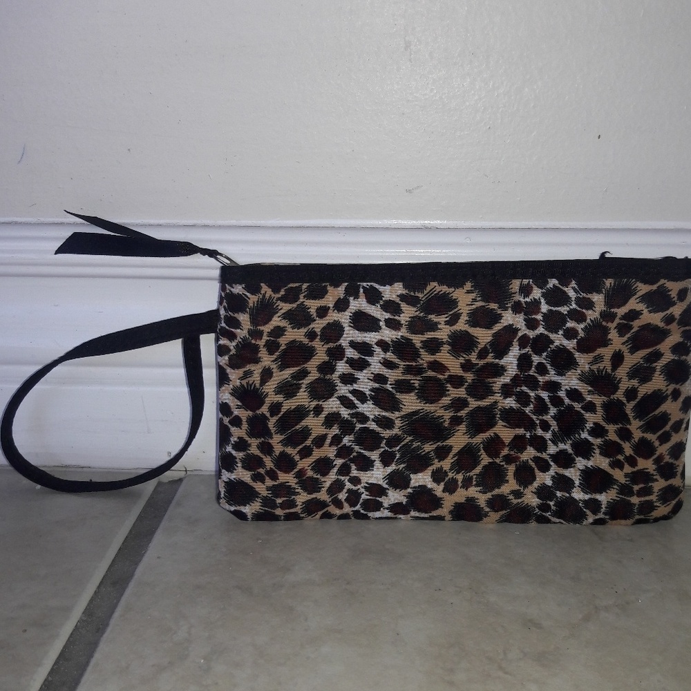 Worldwide Dreams wrist purse